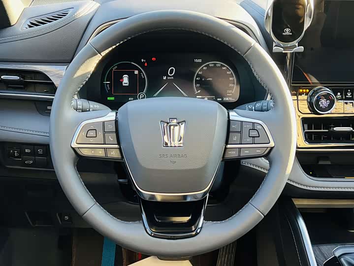 Фото 10 - Toyota Crown Kluger