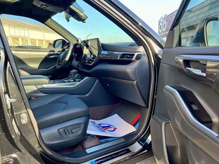 Фото 12 - Toyota Crown Kluger