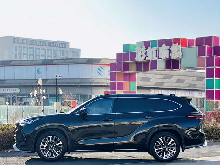 Фото 3 - Toyota Crown Kluger