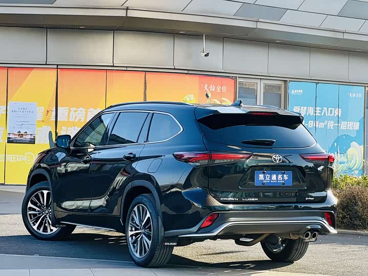 Фото 4 - Toyota Crown Kluger