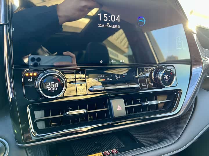 Фото 9 - Toyota Crown Kluger