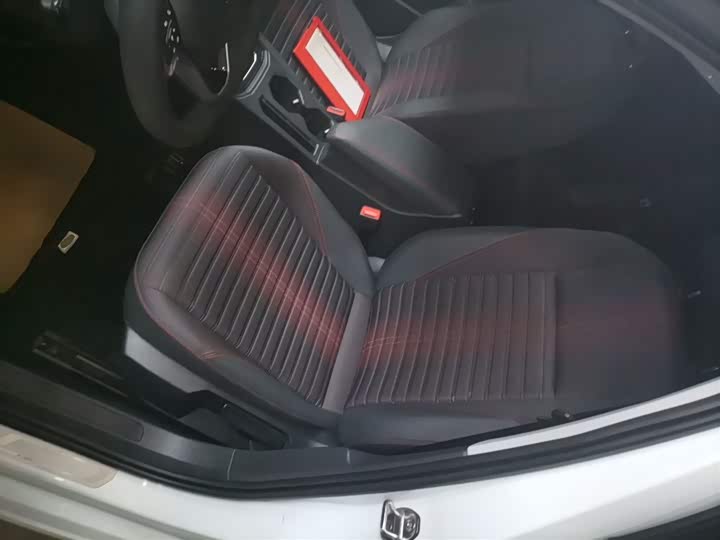 Фото 15 - Volkswagen Lavida