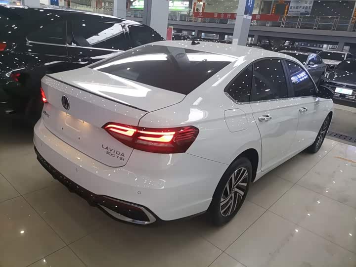 Фото 7 - Volkswagen Lavida