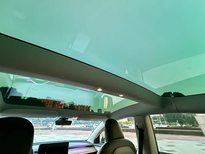 Фото 12 - Tesla Model 3