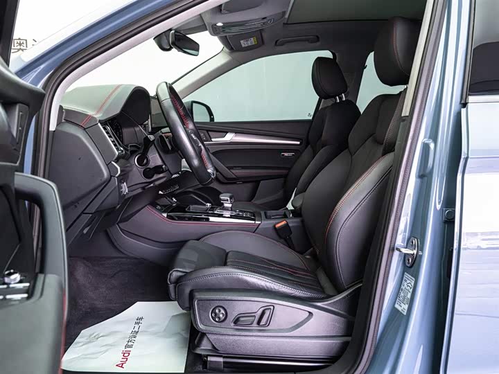 Фото 11 - Audi Q5L