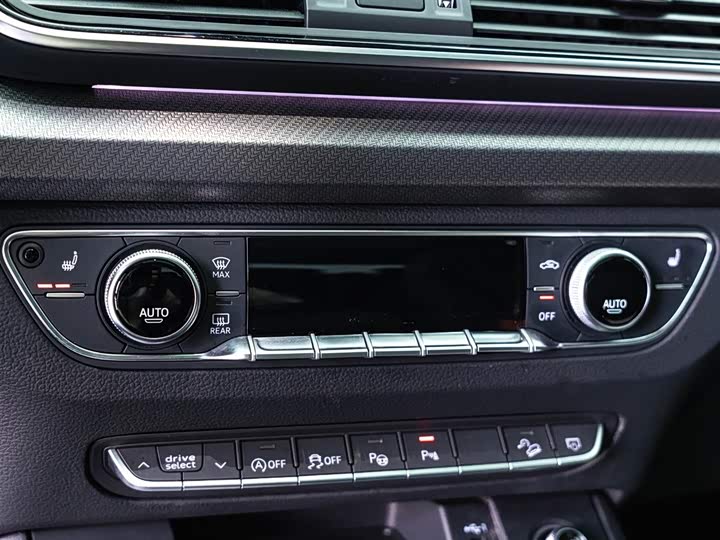 Фото 15 - Audi Q5L