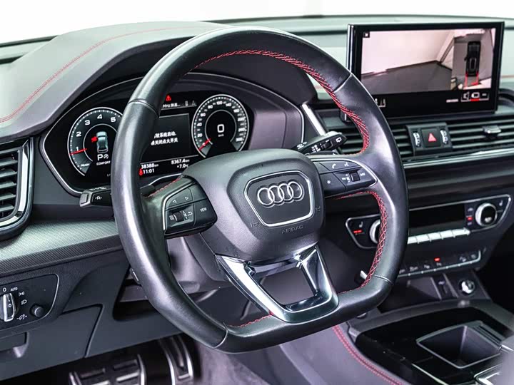 Фото 18 - Audi Q5L