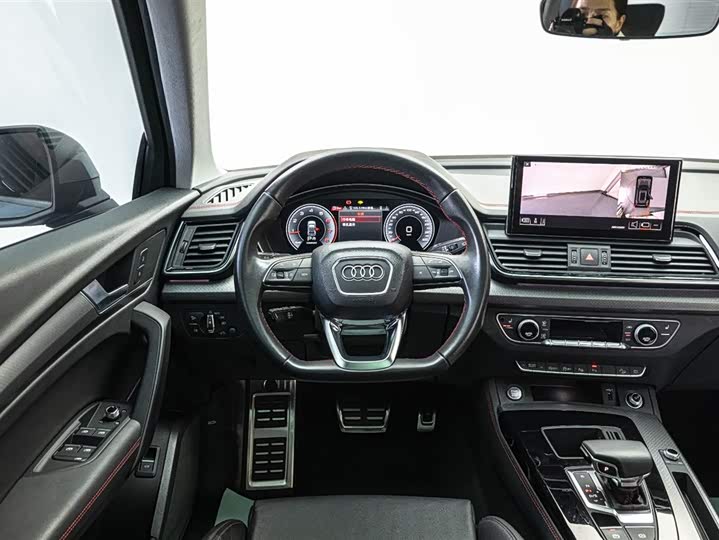 Фото 19 - Audi Q5L