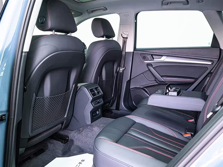 Фото 7 - Audi Q5L