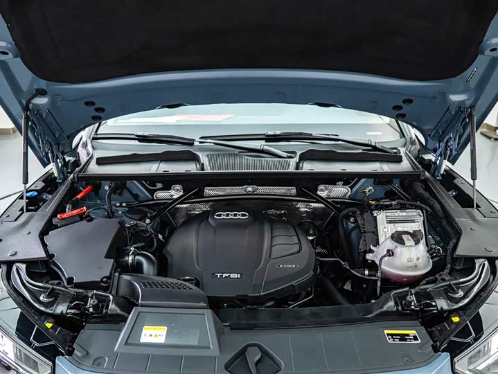 Фото 8 - Audi Q5L