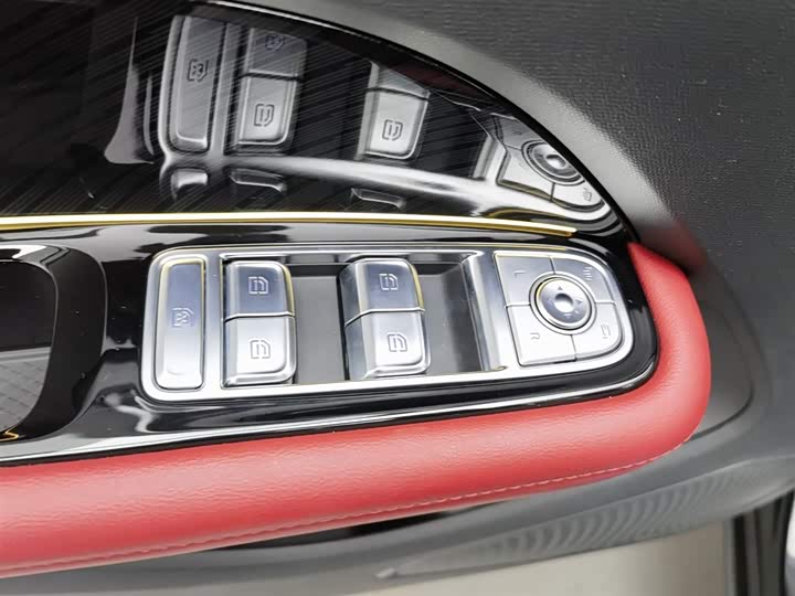 Фото 9 - Hongqi HS3