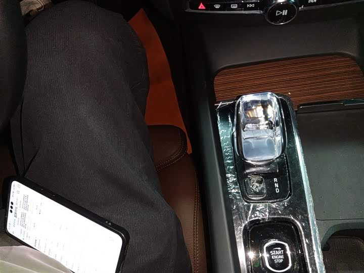 Фото 14 - Volvo XC60 Hybrid