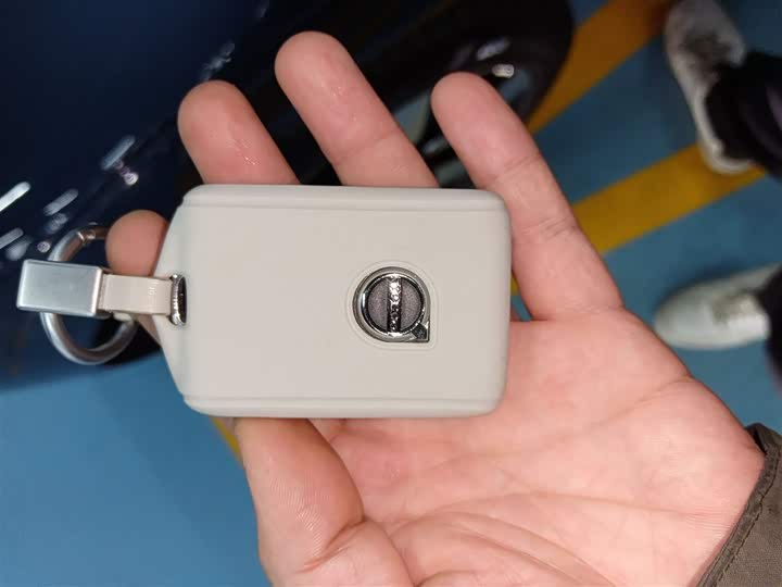 Фото 9 - Volvo XC60 Hybrid