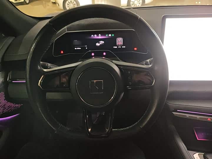 Фото 11 - Zeekr 001