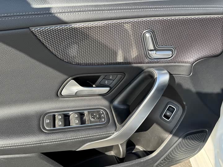 Фото 12 - Mercedes-Benz A-Class