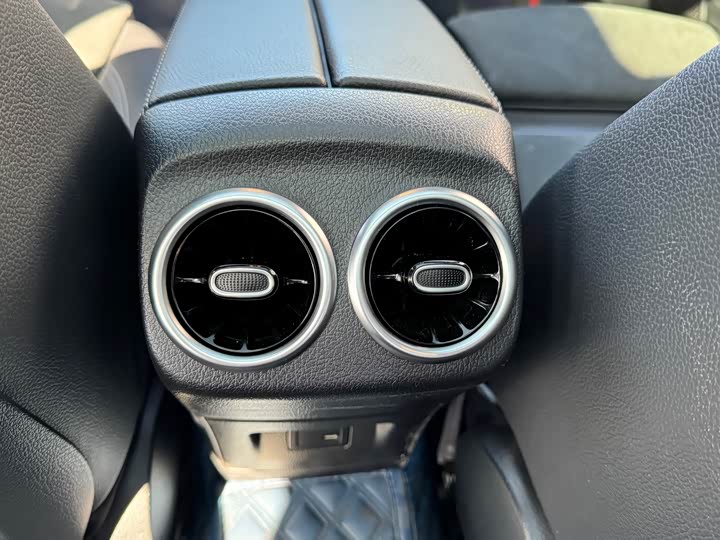 Фото 15 - Mercedes-Benz A-Class