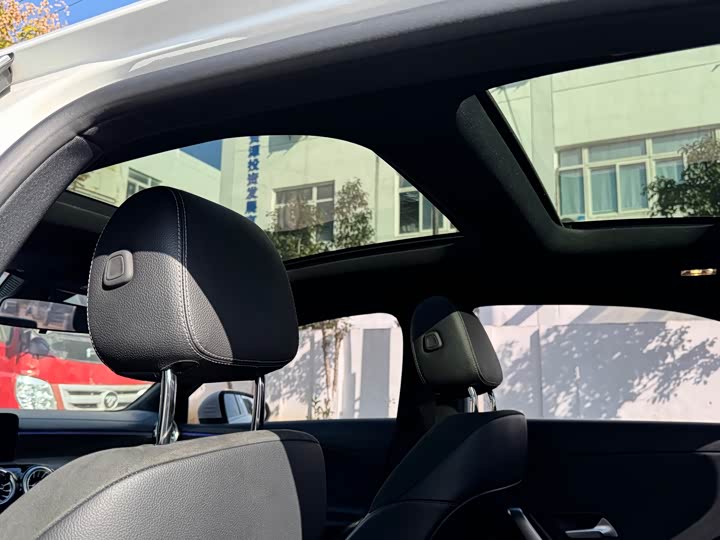 Фото 16 - Mercedes-Benz A-Class