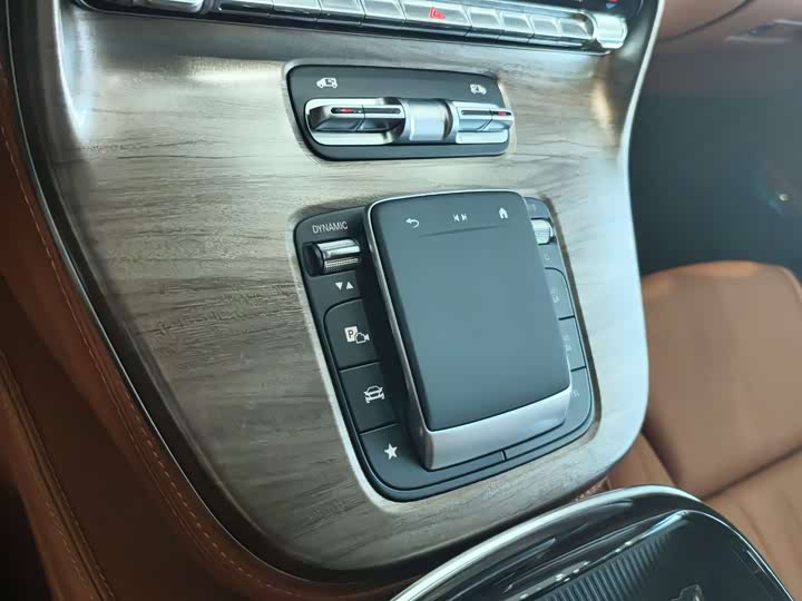 Фото 5 - Mercedes-Benz V-Class