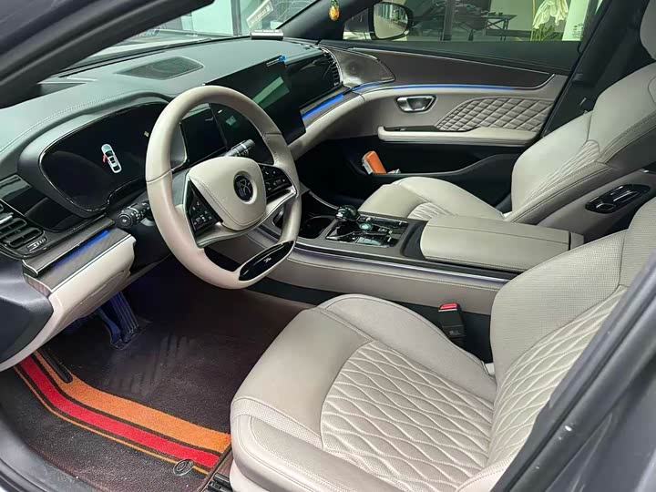 Фото 2 - BYD Han