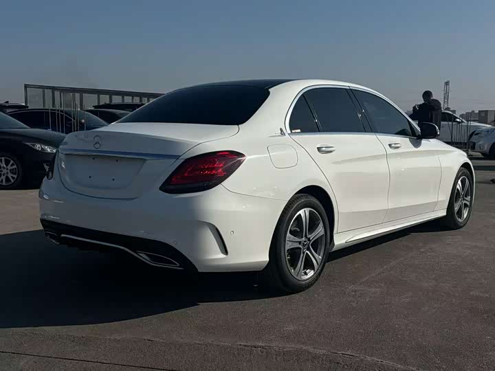 Фото 9 - Mercedes-Benz C-Class