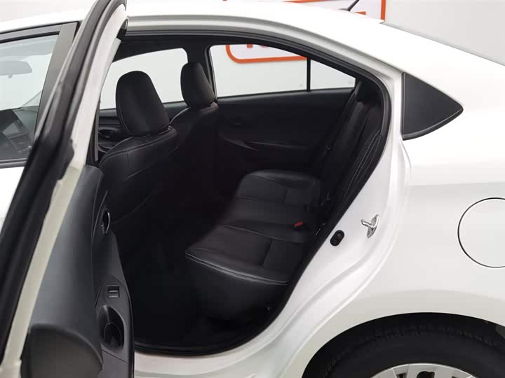 Фото 15 - Toyota Vios