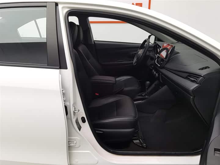 Фото 23 - Toyota Vios