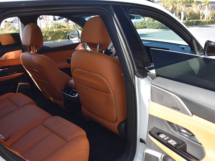 Фото 12 - XPeng G9