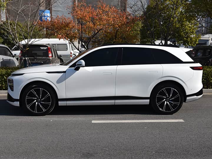 Фото 2 - XPeng G9