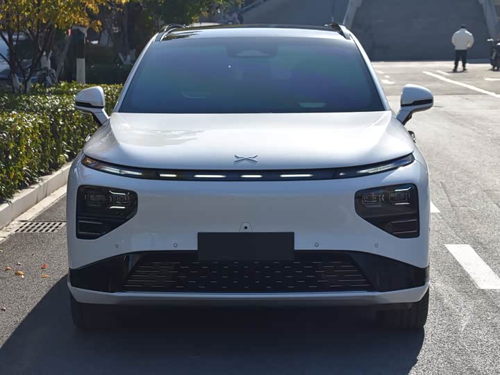 Фото 4 - XPeng G9