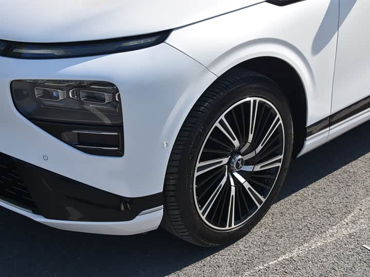 Фото 6 - XPeng G9