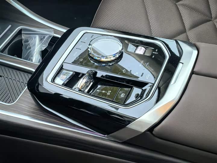 Фото 11 - BMW 7 Series