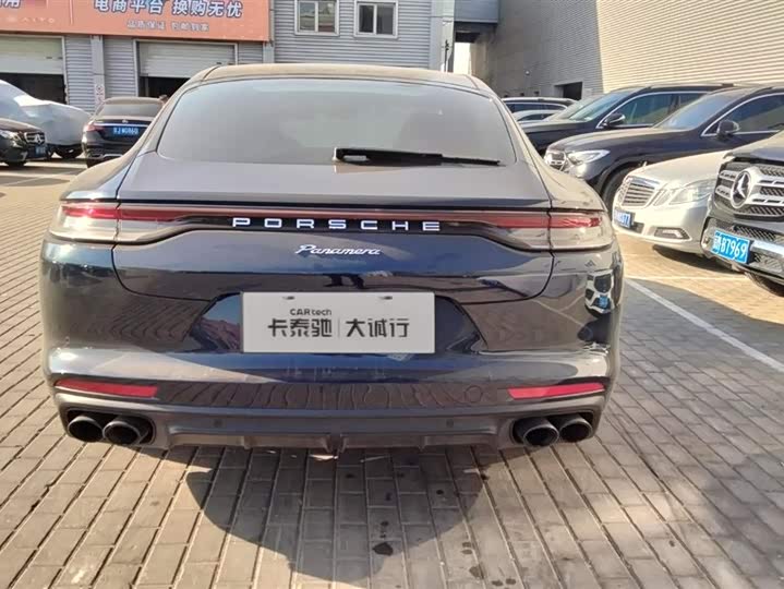 Фото 3 - Porsche Panamera