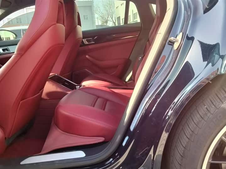 Фото 9 - Porsche Panamera