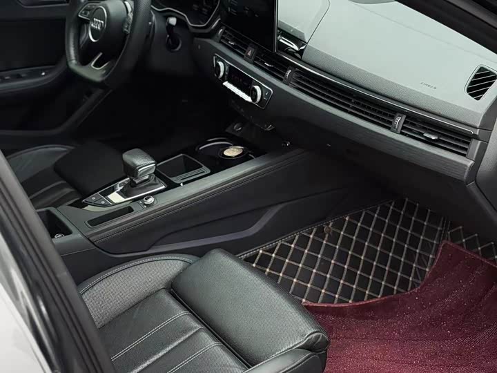 Фото 3 - Audi A4L