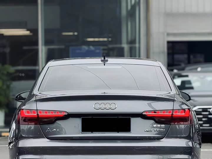 Фото 9 - Audi A4L