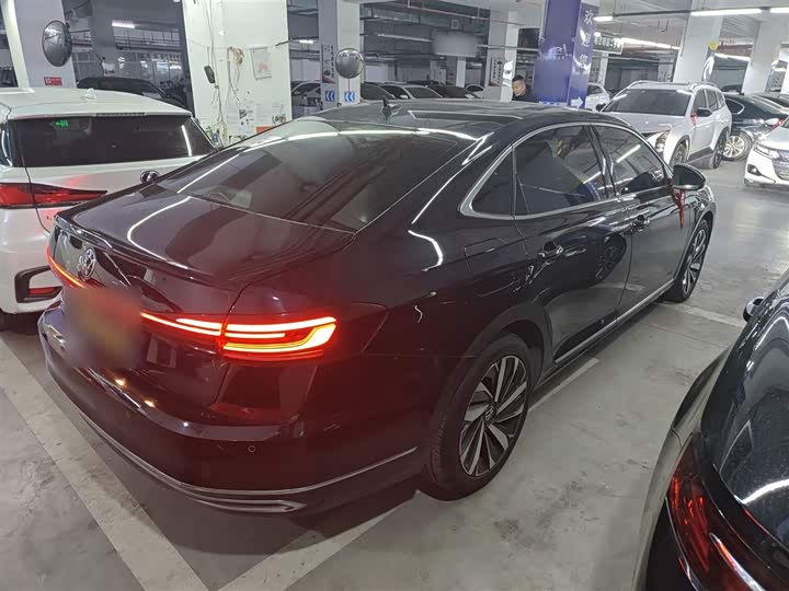 Фото 7 - Volkswagen Passat