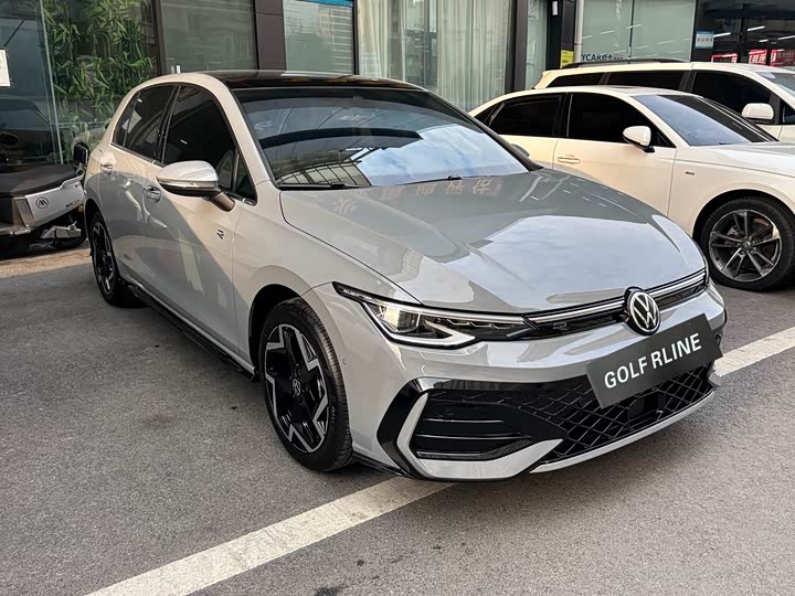 Фото 3 - Volkswagen Golf