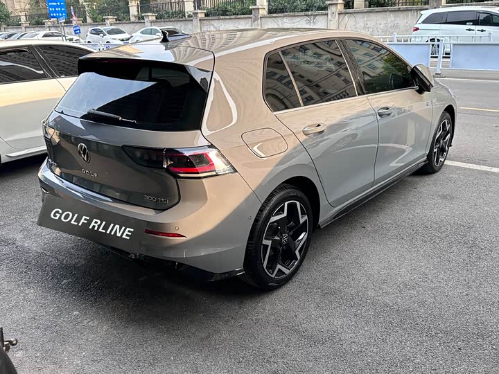 Фото 8 - Volkswagen Golf