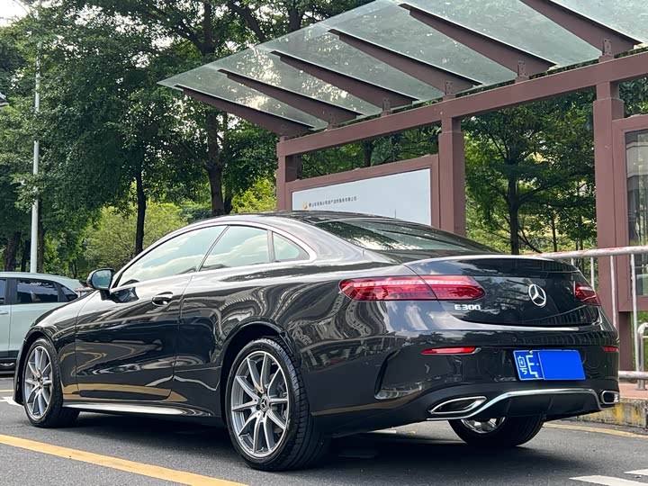 Фото 21 - Mercedes-Benz E-Class