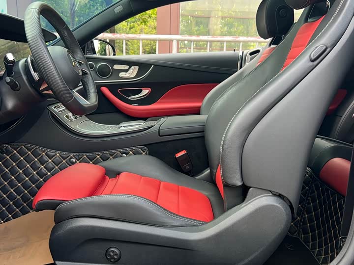 Фото 7 - Mercedes-Benz E-Class