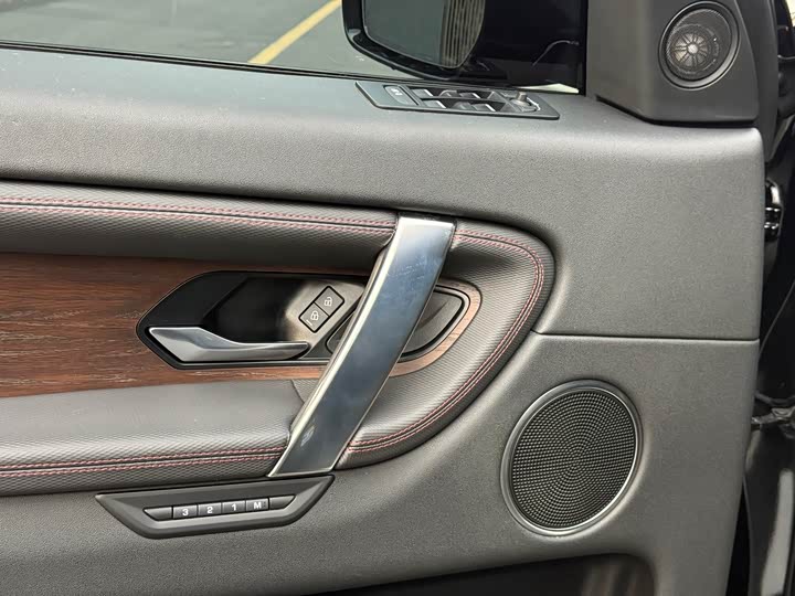 Фото 16 - Land Rover Discovery Sport