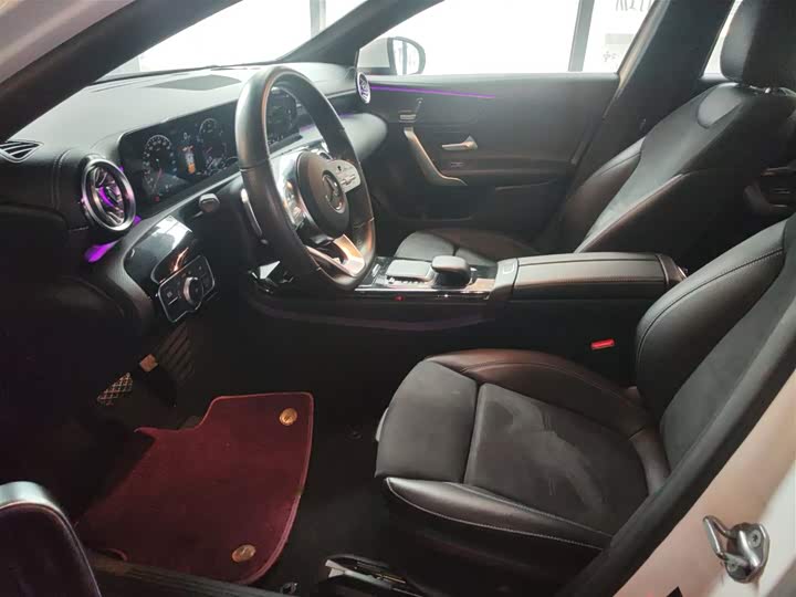 Фото 15 - Mercedes-Benz A-Class