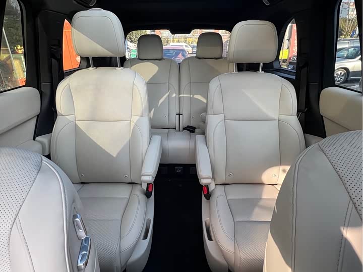 Фото 10 - LiXiang L8