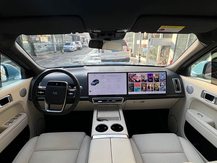 Фото 12 - LiXiang L8