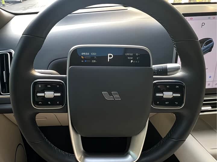 Фото 13 - LiXiang L8