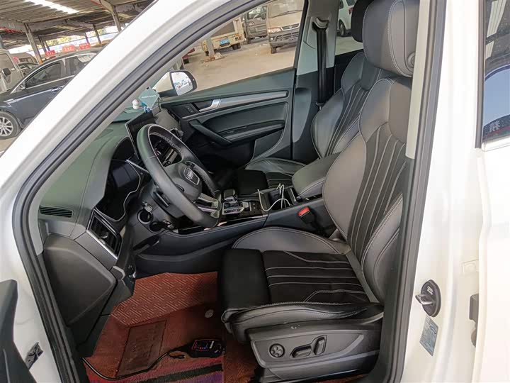 Фото 15 - Audi Q5L