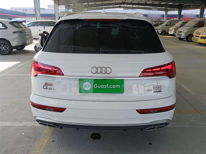 Фото 6 - Audi Q5L