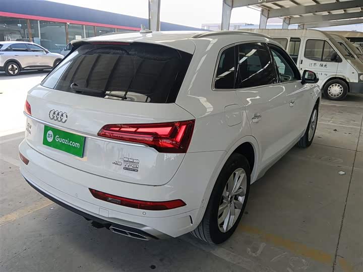Фото 7 - Audi Q5L