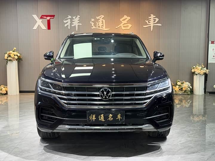 Фото 2 - Volkswagen Touareg