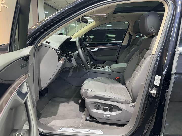 Фото 5 - Volkswagen Touareg